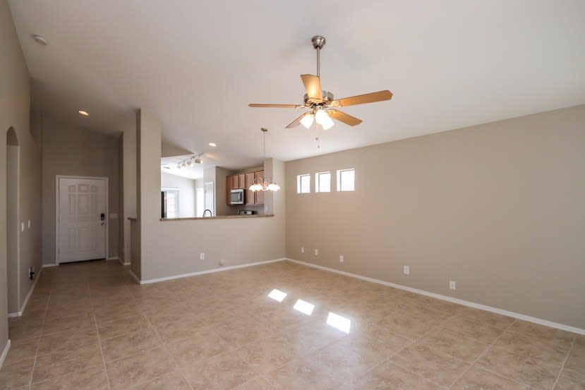 364 S Bermuda Dr photo 2