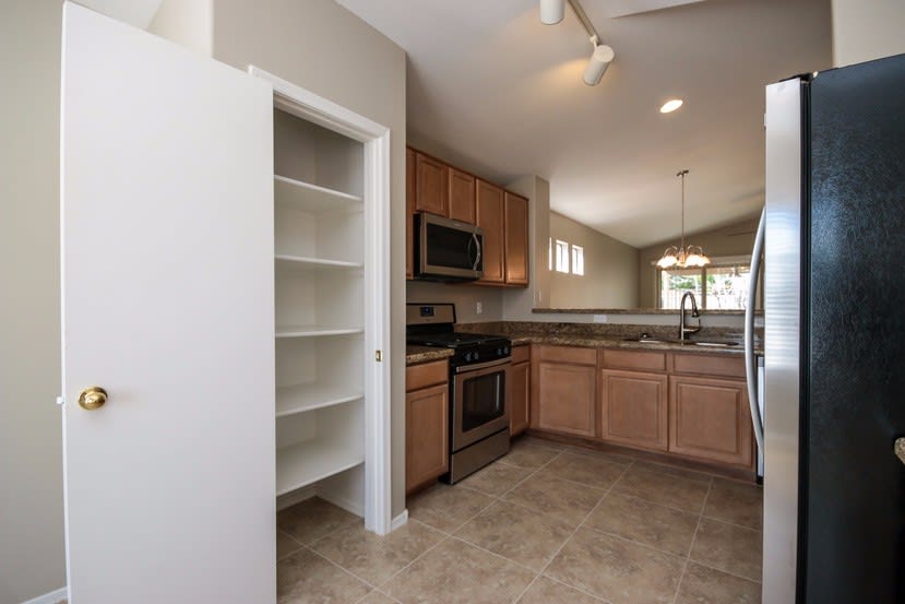 364 S Bermuda Dr photo 5