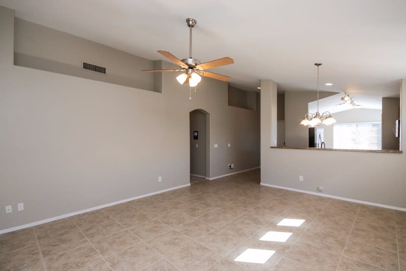 364 S Bermuda Dr photo 3