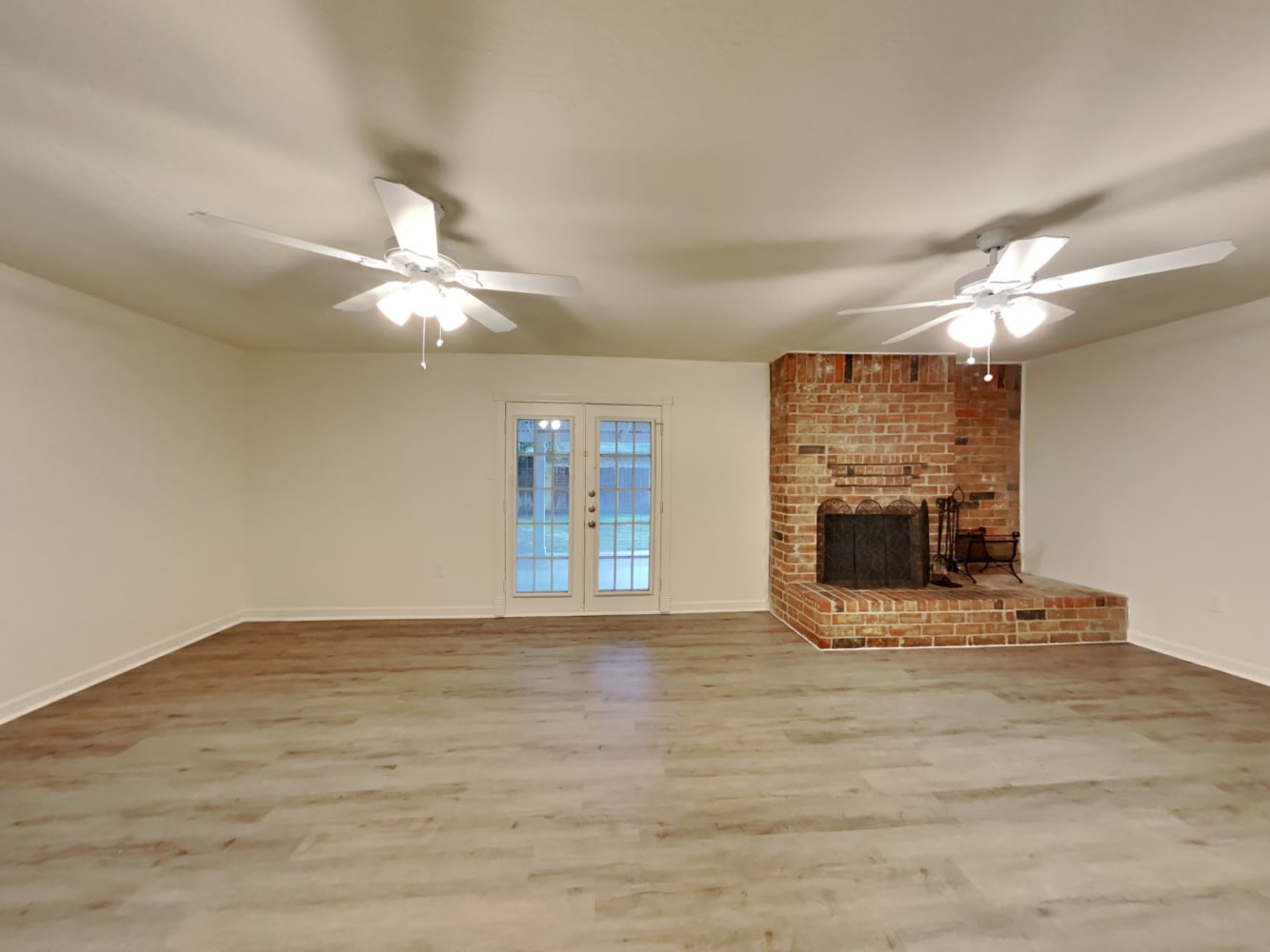 10527 Mills Walk Dr photo 4