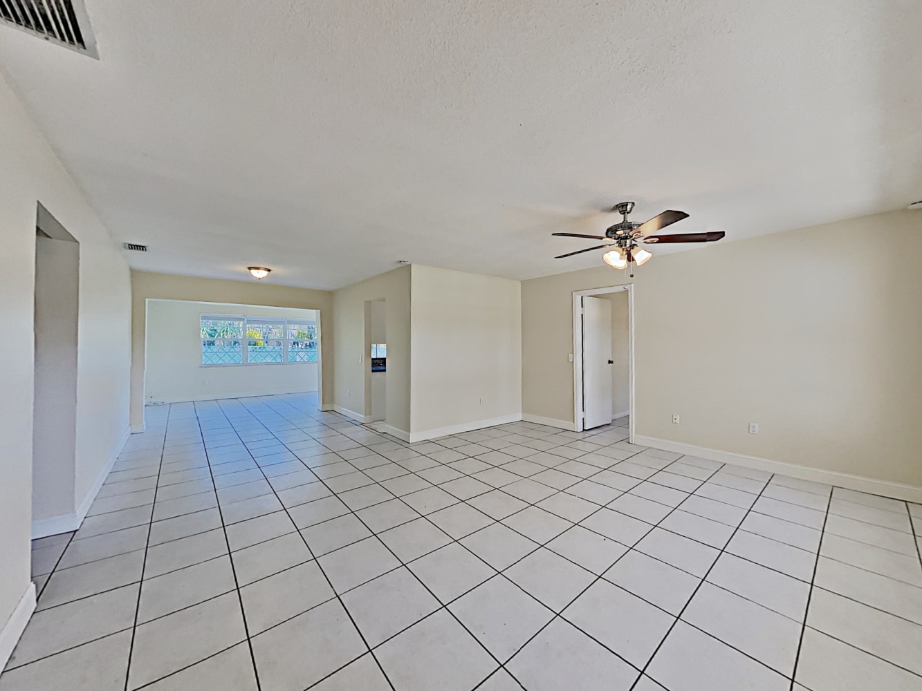 10641 NW 27th Ct photo 3