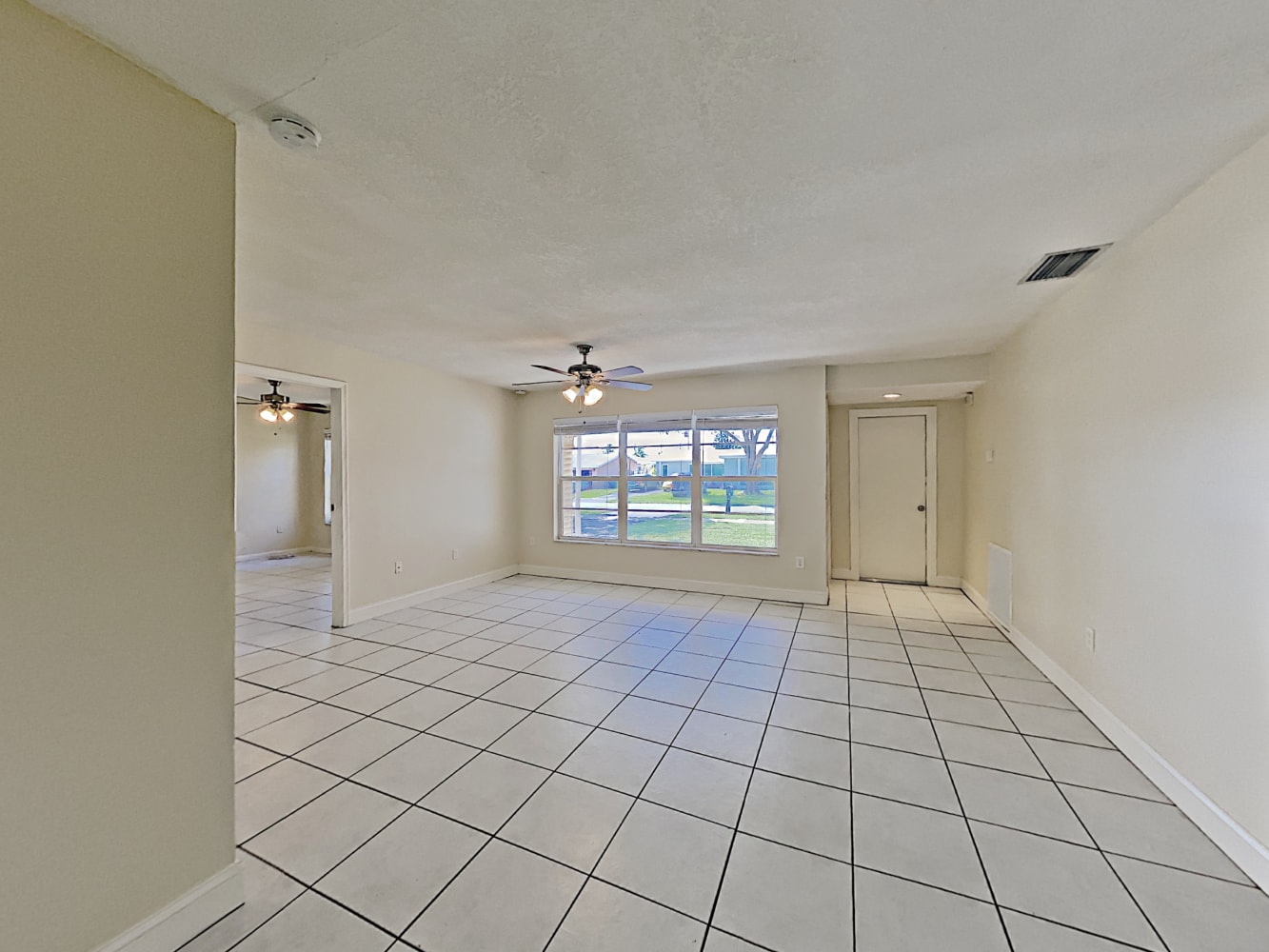 10641 NW 27th Ct photo 5