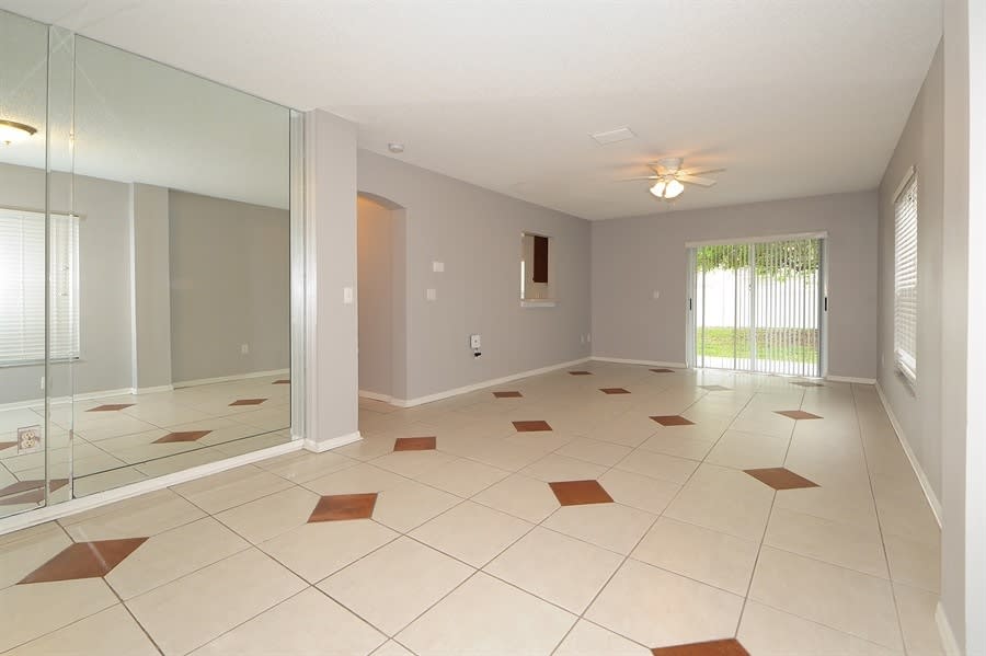 10808 Wrigley Ct photo 2
