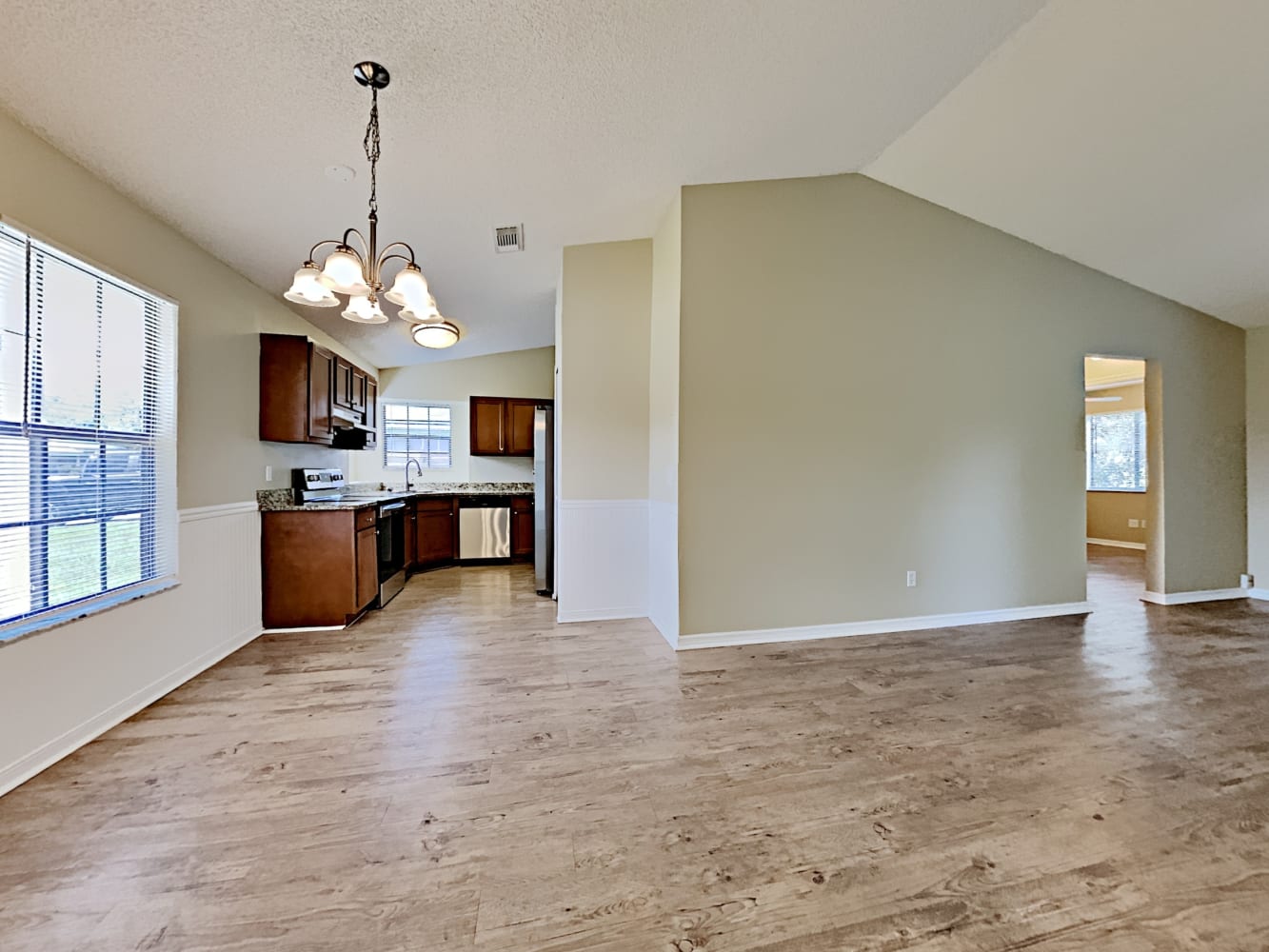 1082 Leeward Dr photo 5