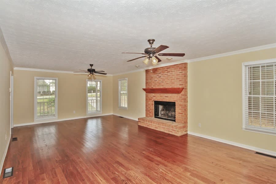 558 Springlake Rd photo 3