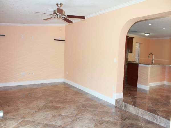 1105 Gerona Ave photo 3