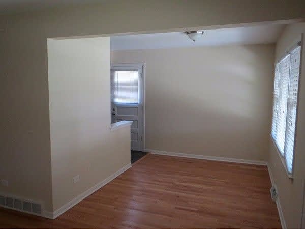 110 Englewood Ave photo 3