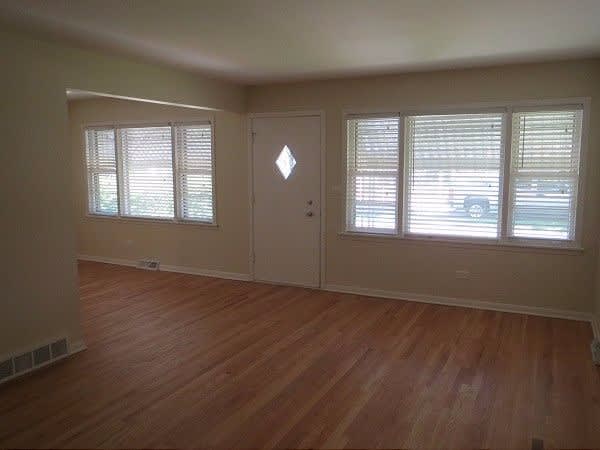 110 Englewood Ave photo 2