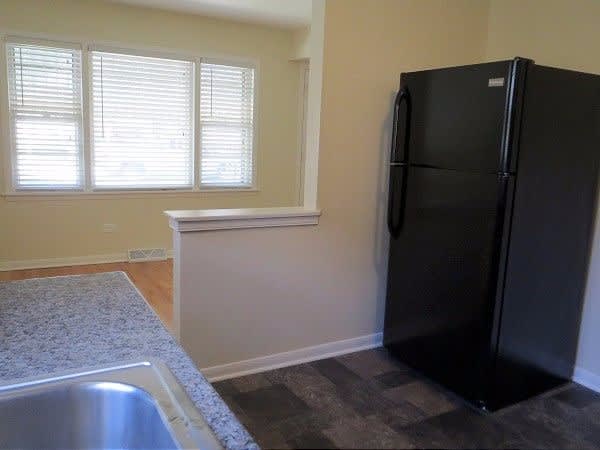 110 Englewood Ave photo 4