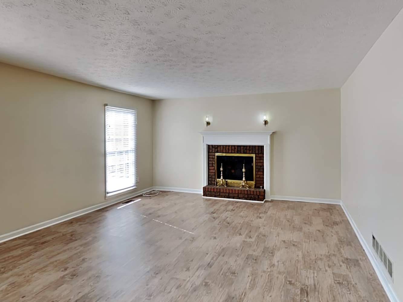 6771 Crestbrook Ln photo 5