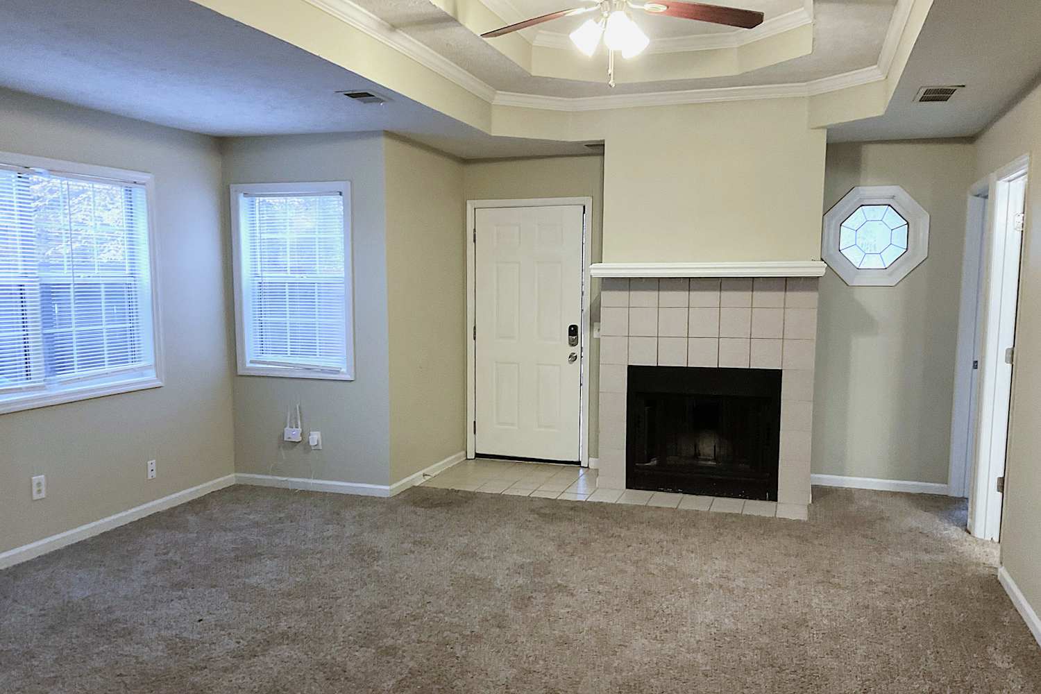 113 N Etowah Ln photo 2