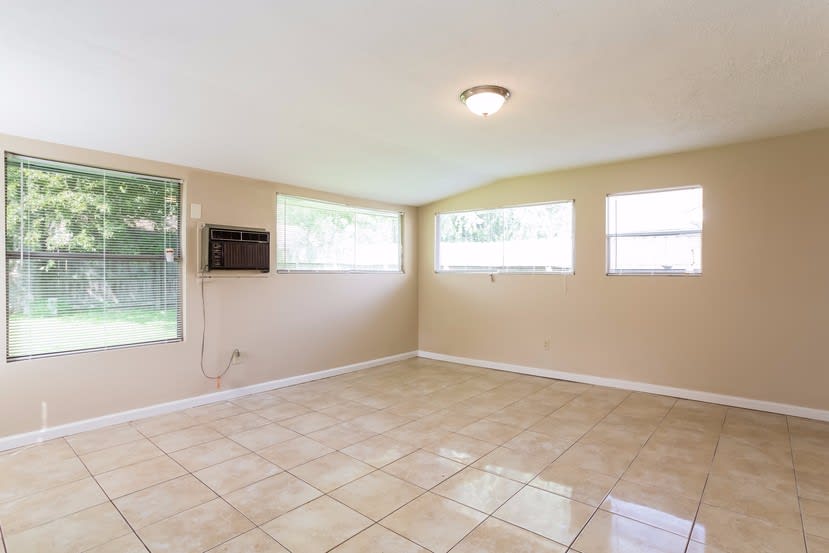 12010 Fork Creek Dr photo 5