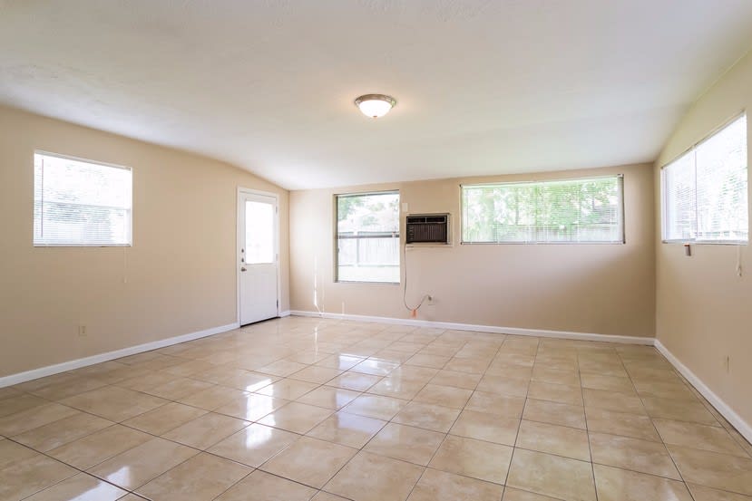 12010 Fork Creek Dr photo 4
