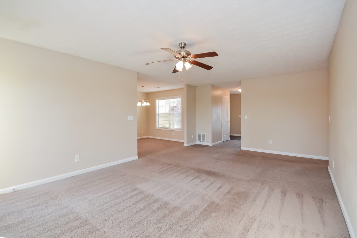 1220 Cabots Ln photo 3