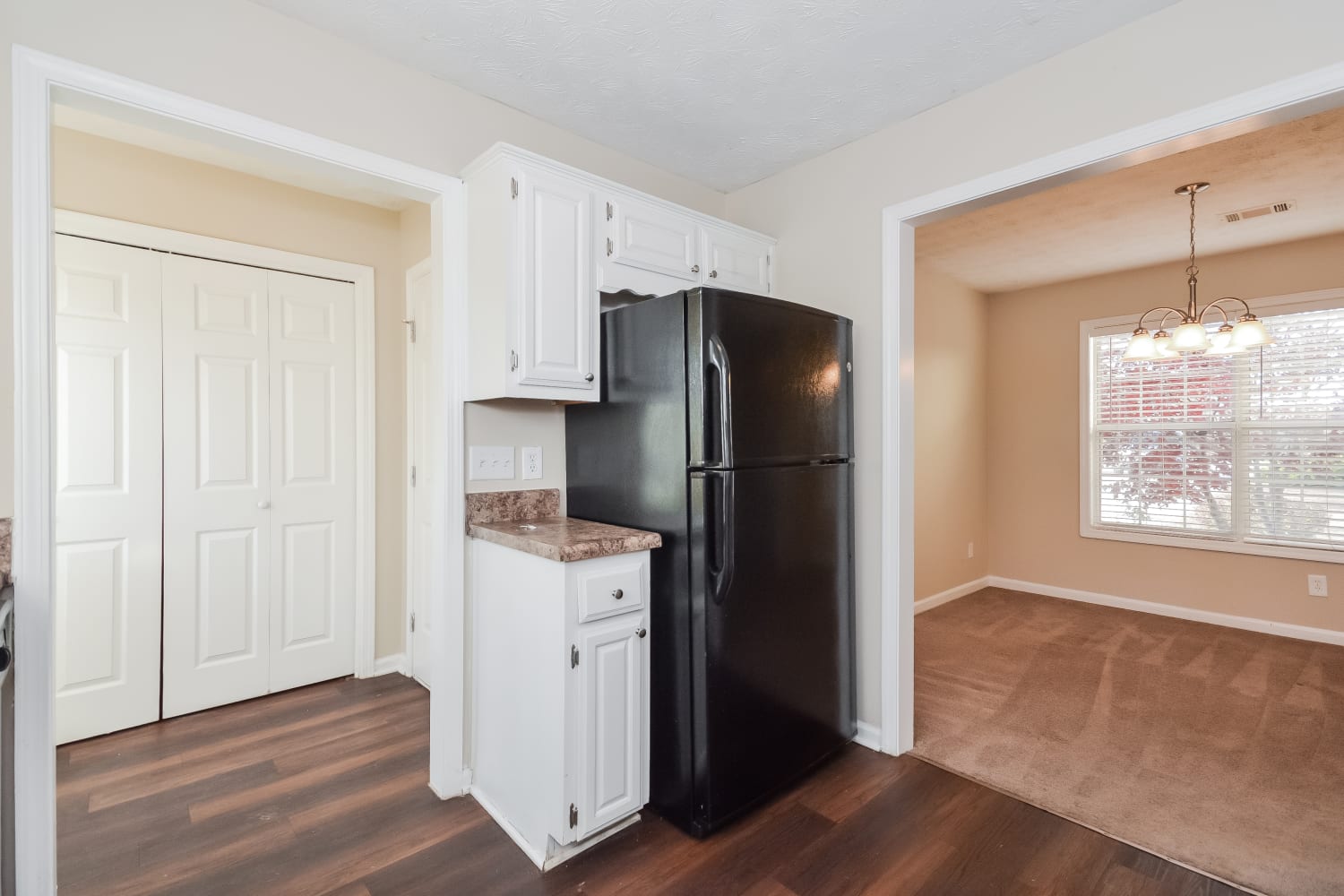 1220 Cabots Ln photo 5