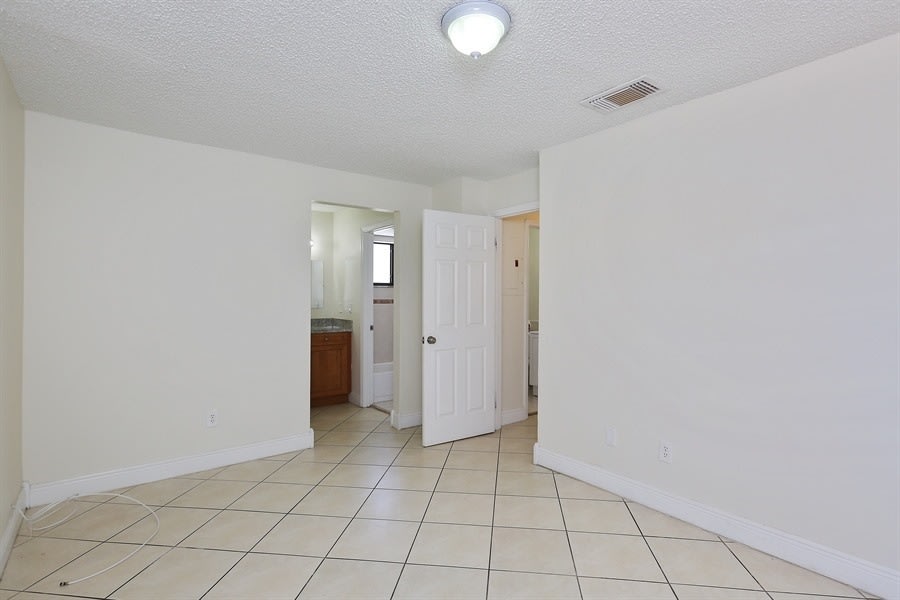 12330 SW 193rd St photo 5