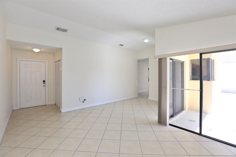 12330 SW 193rd St photo 2