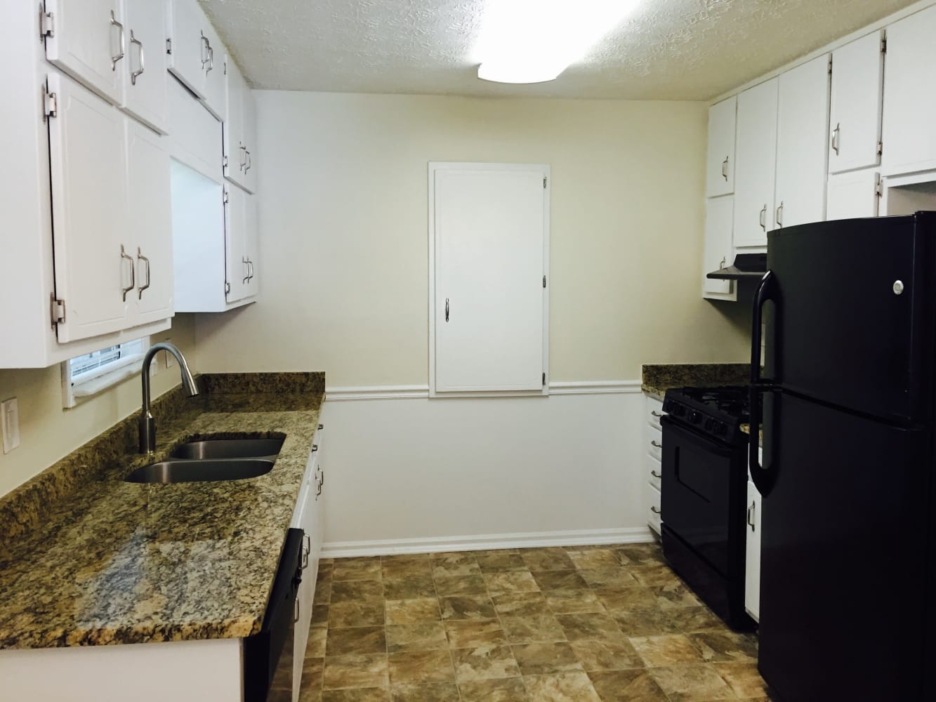 123 Fairview Way photo 4