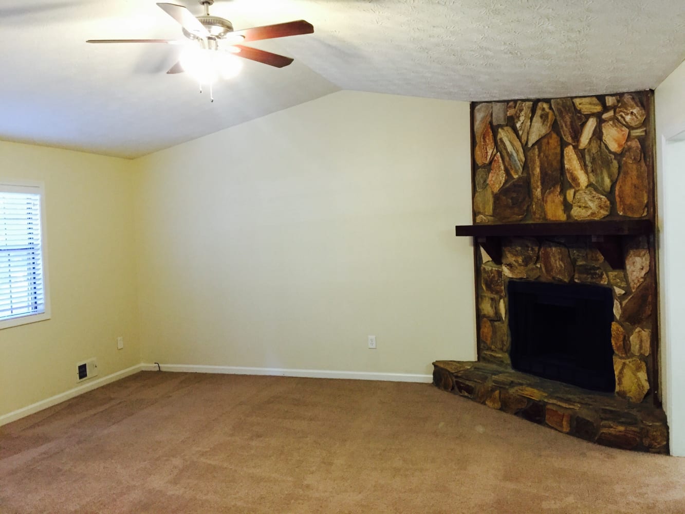 123 Fairview Way photo 2