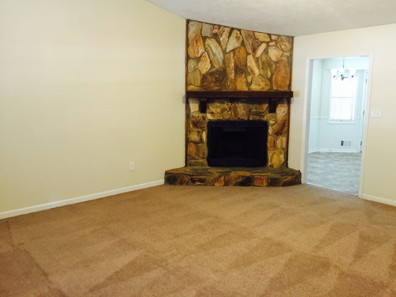 123 Fairview Way photo 3