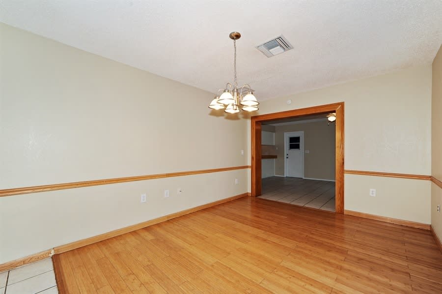 12402 68th St photo 4