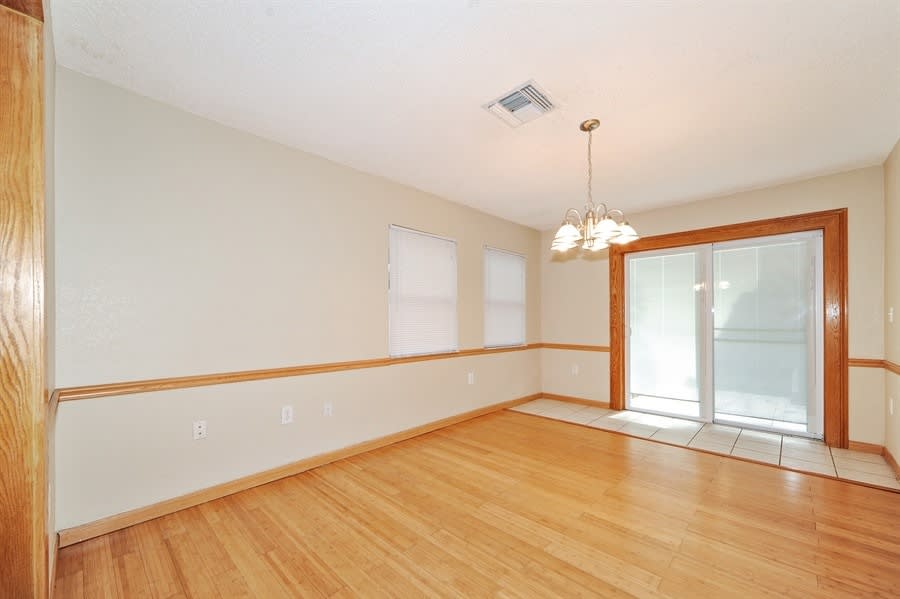 12402 68th St photo 3