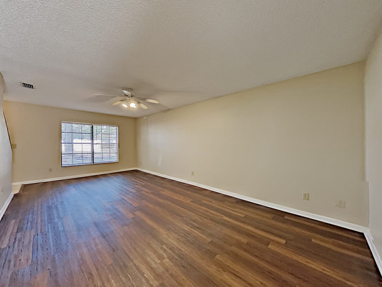 12415 Kiwi Ave photo 4