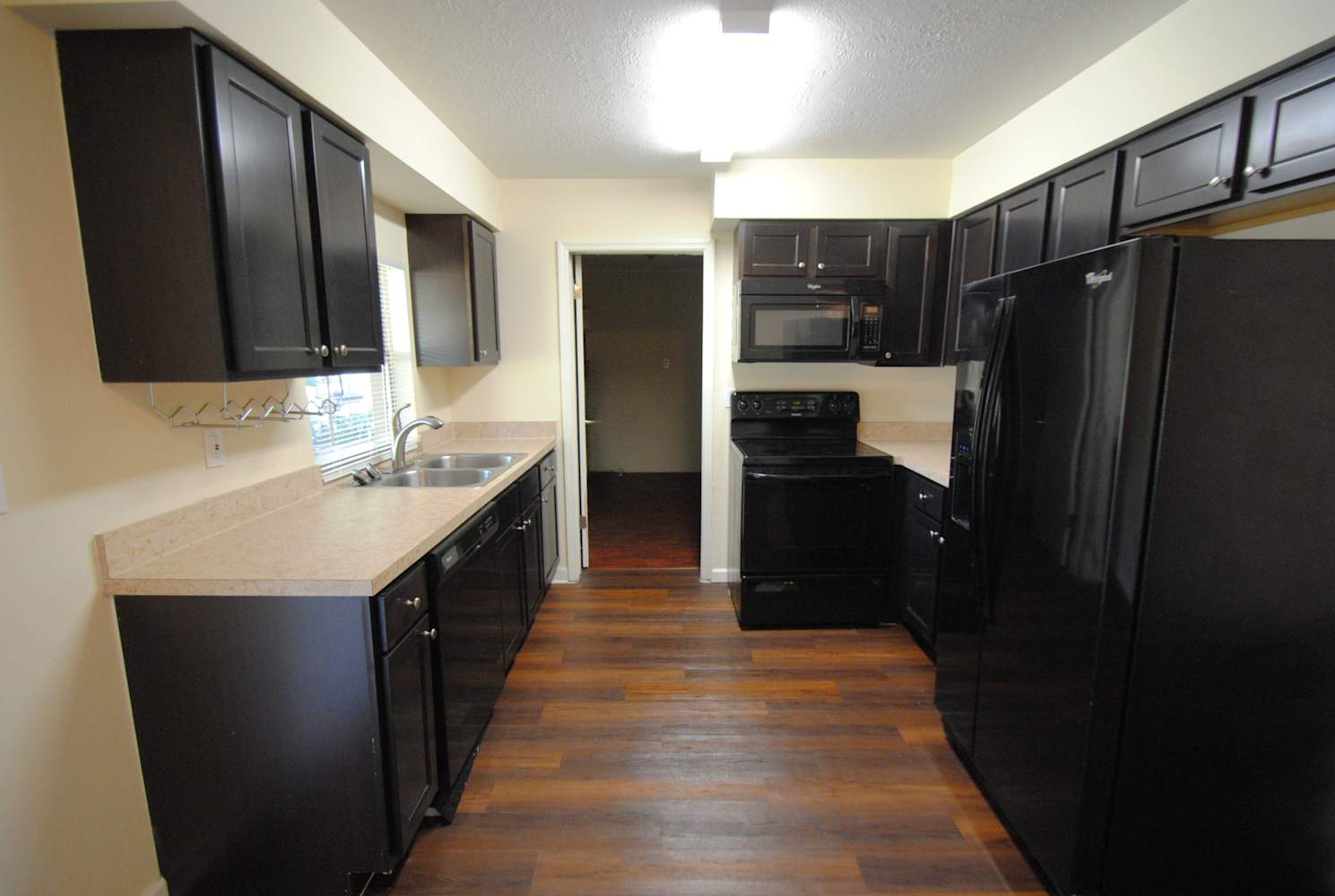 125 Exeter Ave photo 3