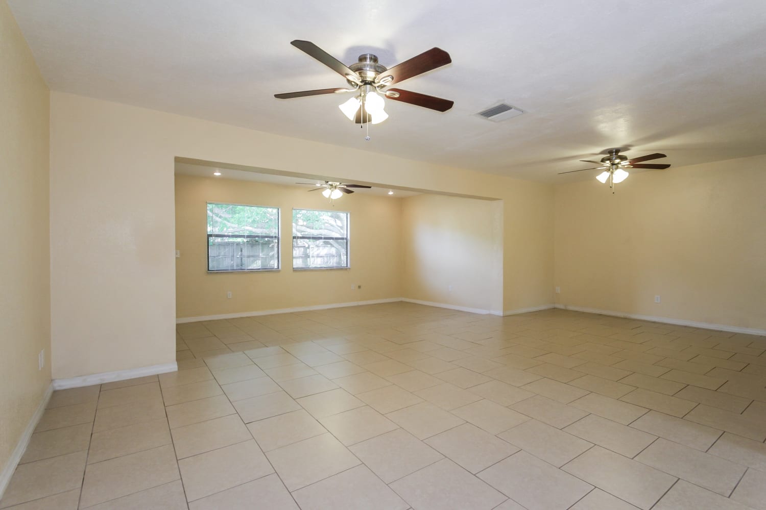 126 SW 48th Ter photo 3