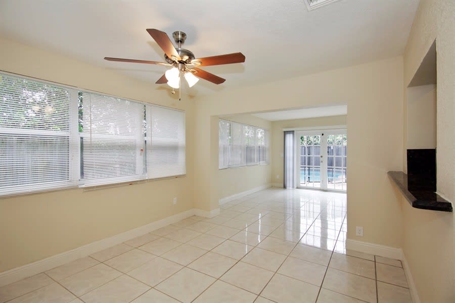 781 SW 64th Ter photo 5