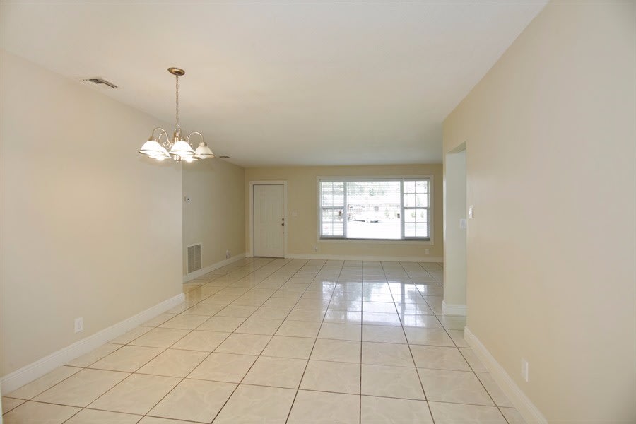 781 SW 64th Ter photo 2
