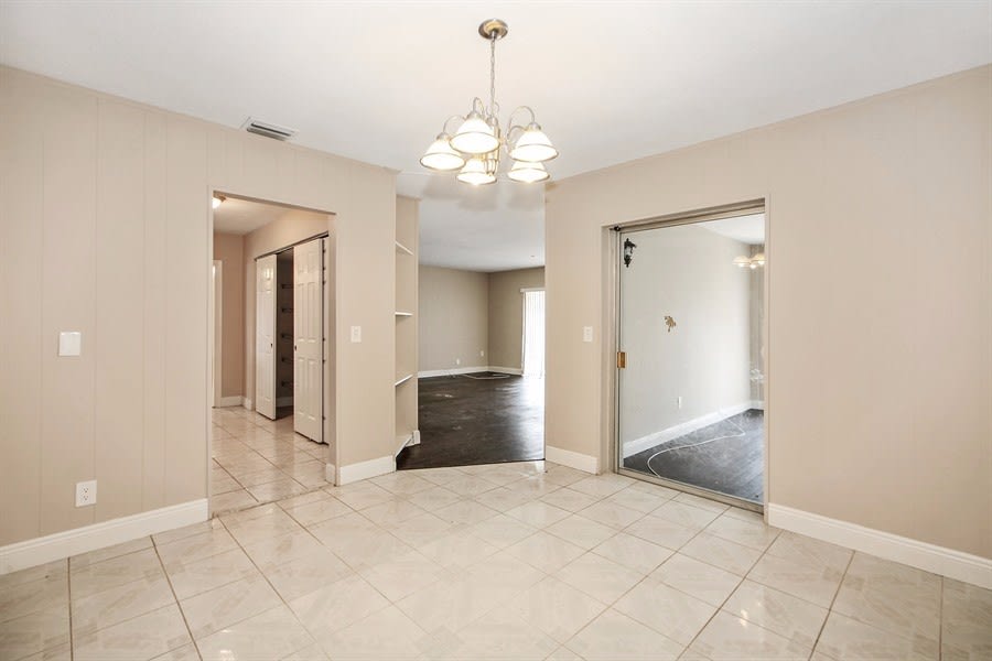 200 SW 65th Way photo 4