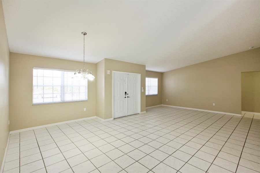 17111 SW 153rd Pl photo 2
