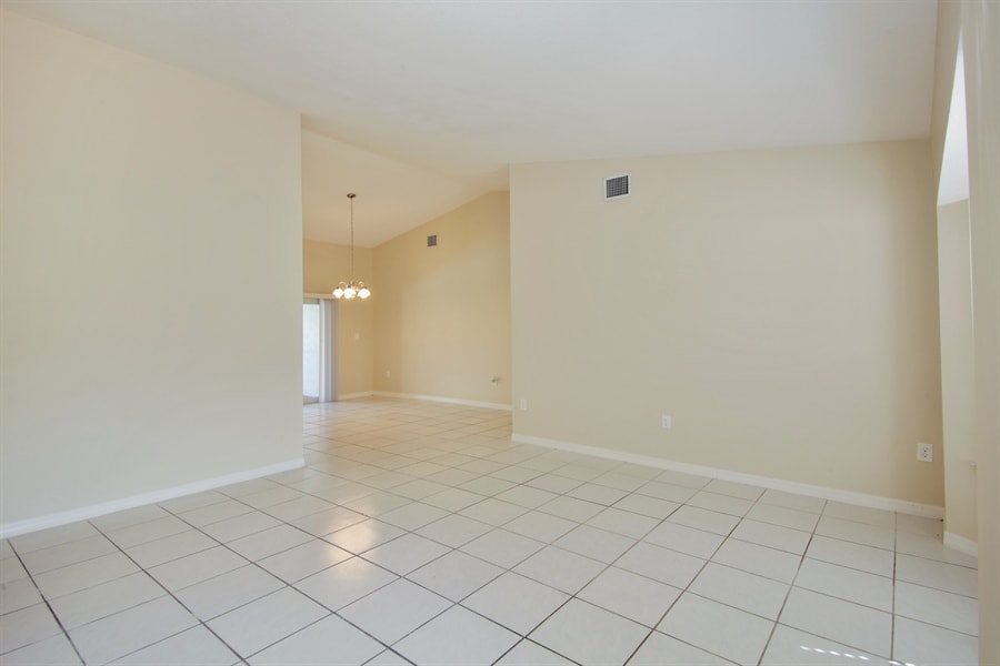 15341 SW 139th St photo 3