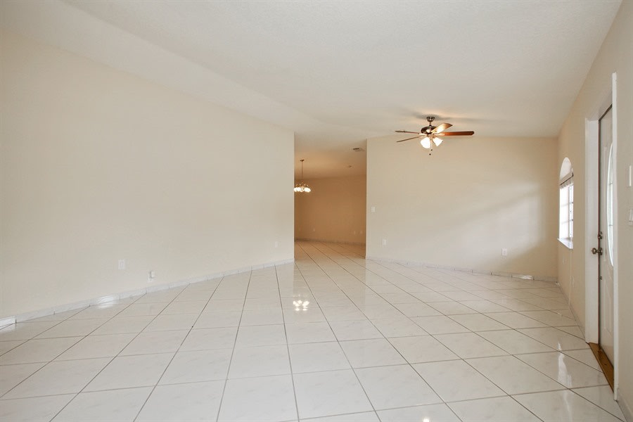 16440 SW 144th Ave photo 2