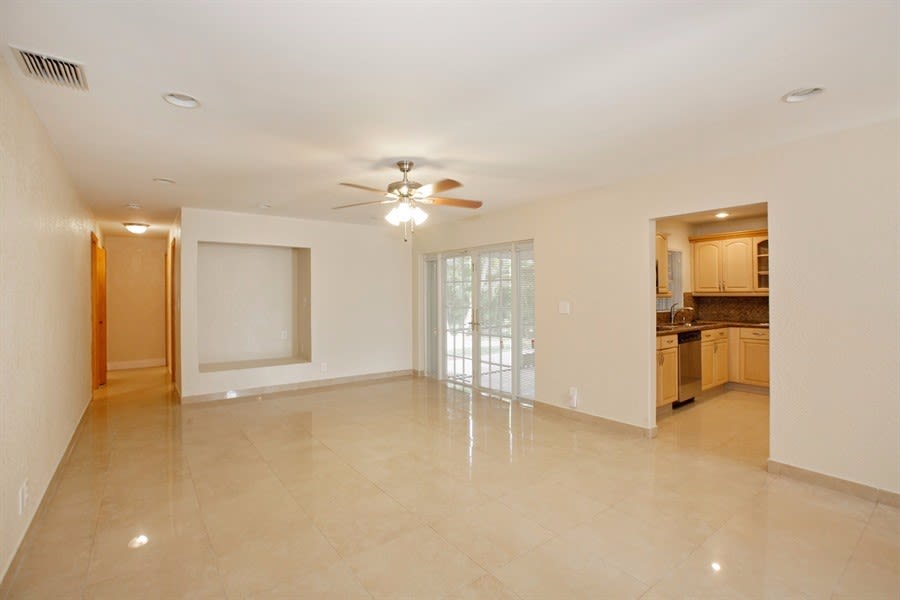 11151 NW 36th Ct photo 3