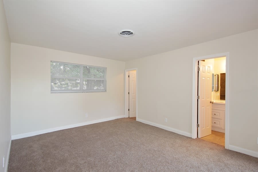 2151 NW 30th Ter photo 5