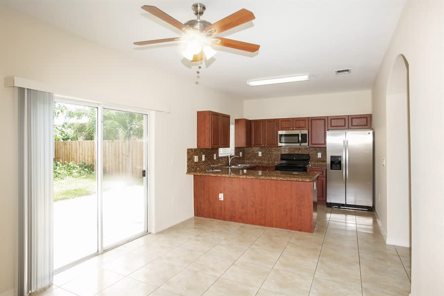 4633 SW 164th Ct photo 3