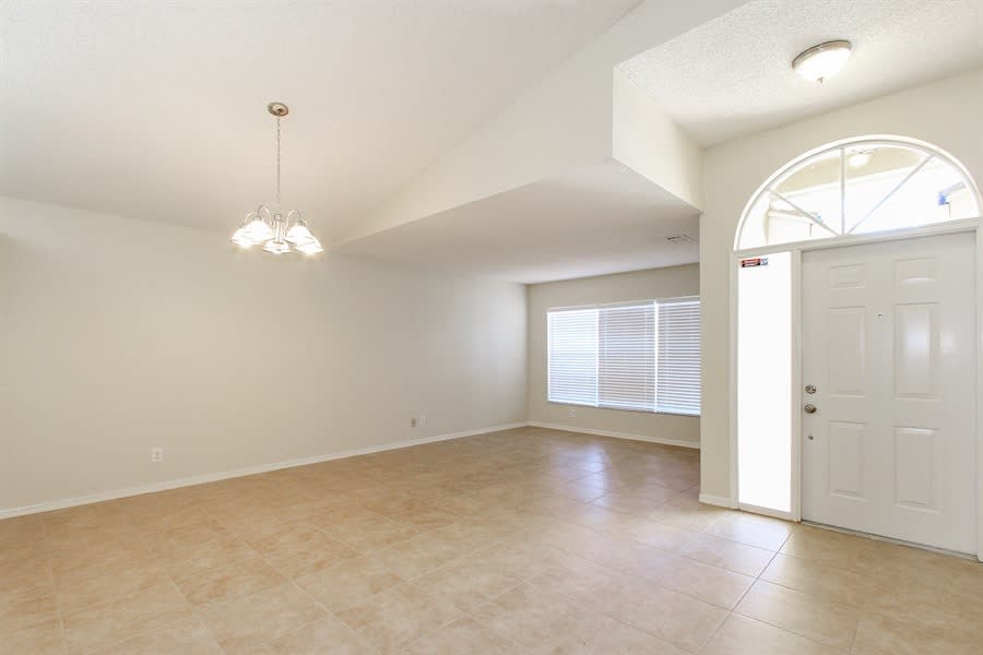 7661 Bristol Bay Ln photo 2