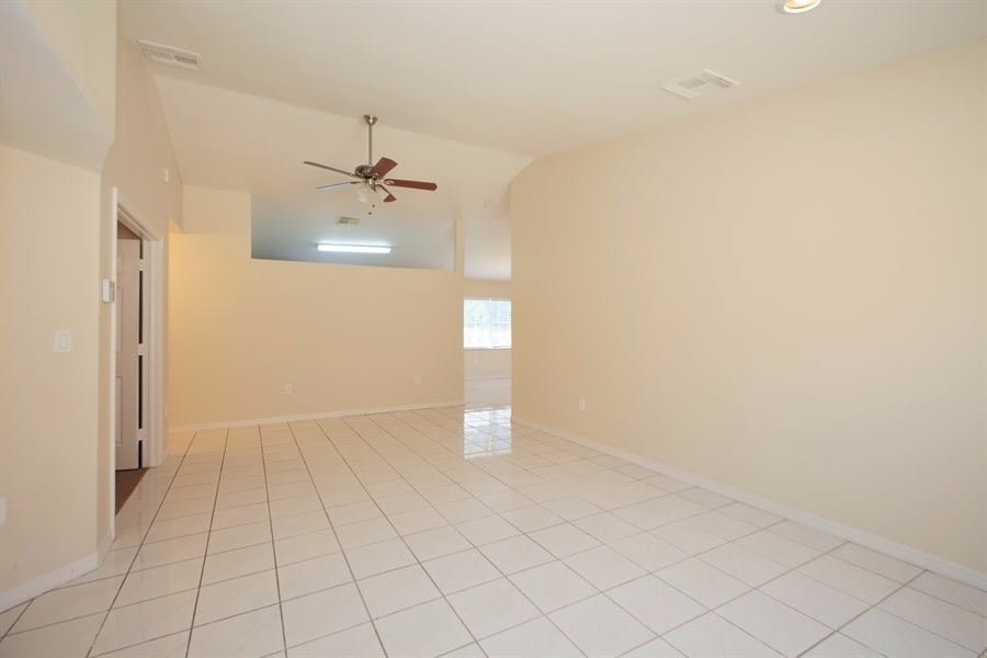 504 SW 177th Ave photo 4