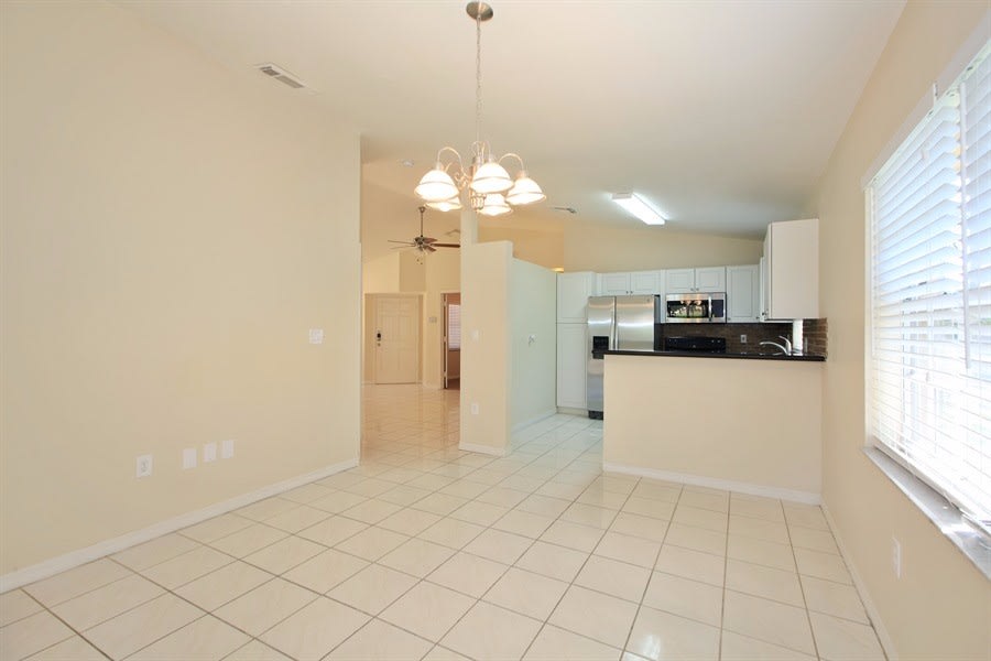 504 SW 177th Ave photo 5