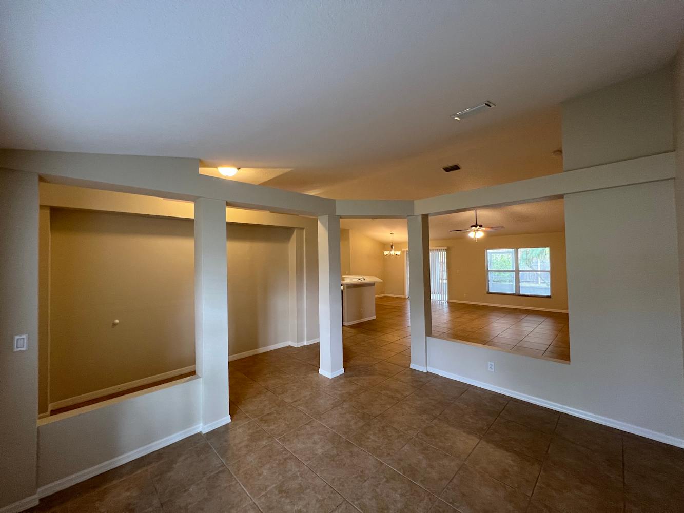 2057 SE Parrot St photo 2