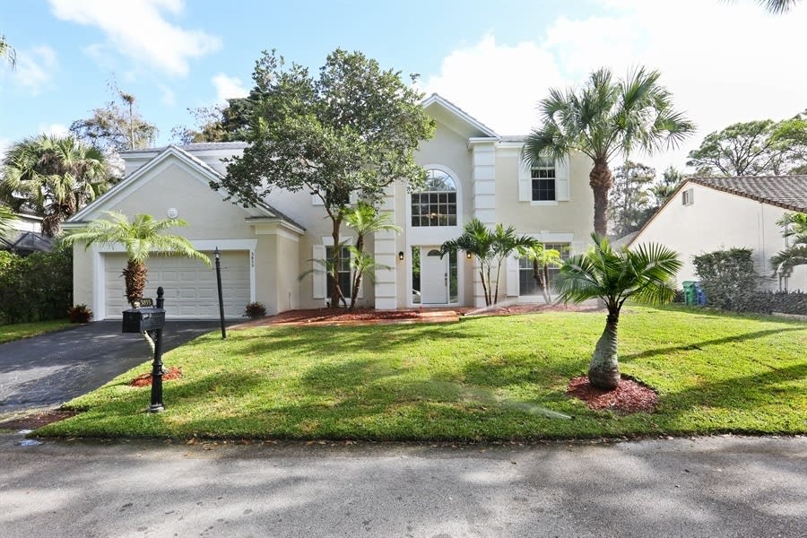 3855 Sanctuary Dr photo 2