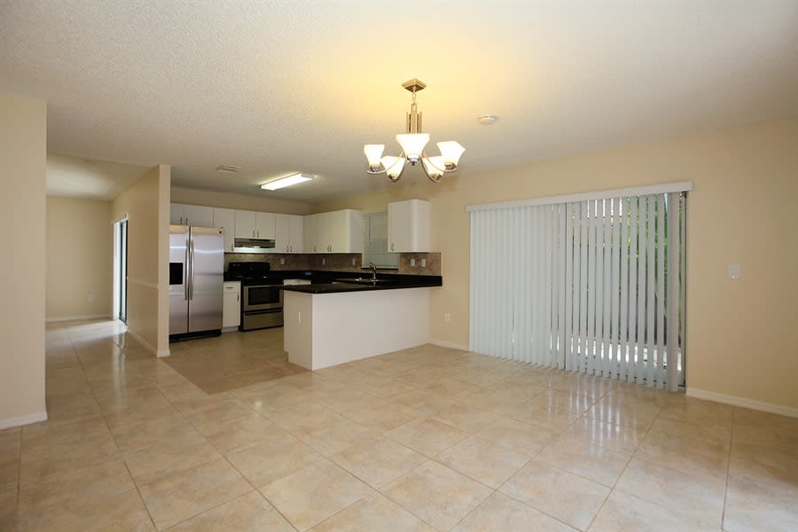 14650 SW 169th Ter photo 4