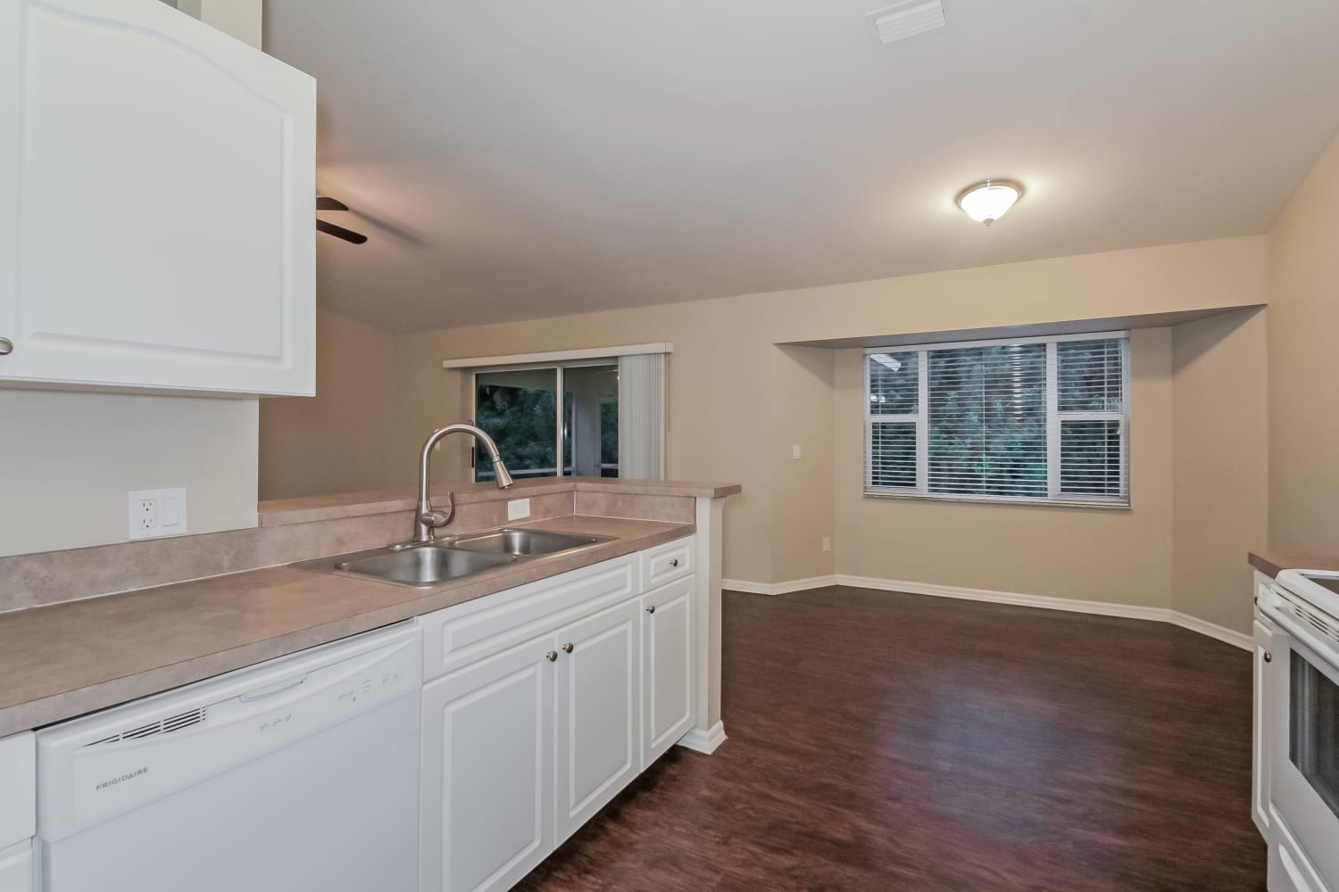 1308 Elmore Ter photo 5