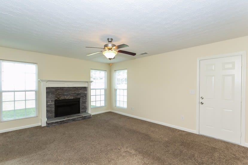 130 Aprils Way photo 4