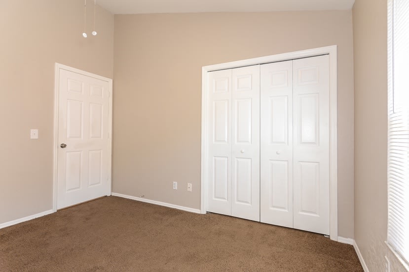 1314 Vinetree Dr photo 3