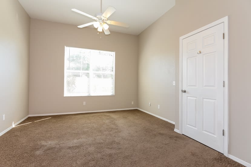 1314 Vinetree Dr photo 2