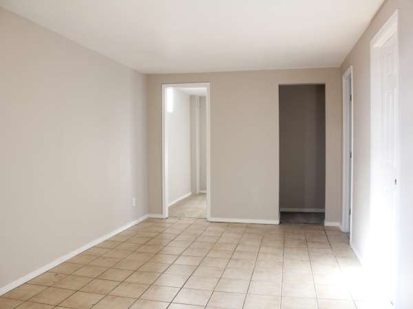 13298 Lackland Dr photo 2