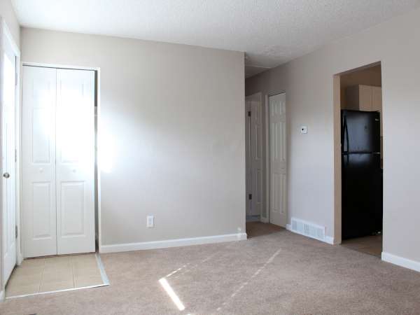 13298 Lackland Dr photo 4